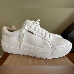 Dr. Scholl’s Time Off Women’s Platform Sneakers